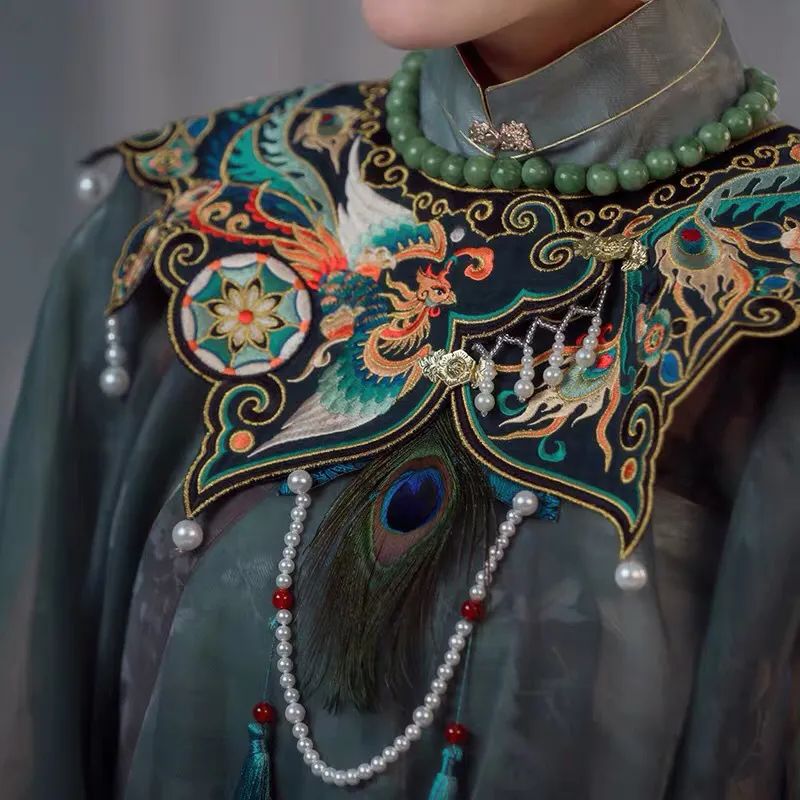 云肩肩上诗意的表达