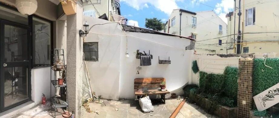 她买下32㎡上海老旧学区房，为女儿打造小桃园，还有20㎡超舒适大庭院！