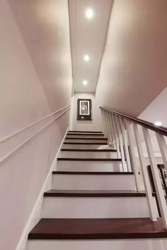 楼梯贴墙布腰线效果图图片