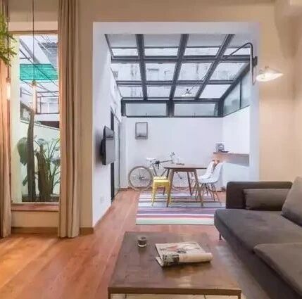 夫妻买上海远郊25㎡柴棚间，花光积蓄改阳光玻璃房，效果太意外了