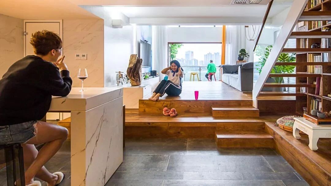 他在20楼挖池塘、造园子，把家改成空中花园，只花3000元