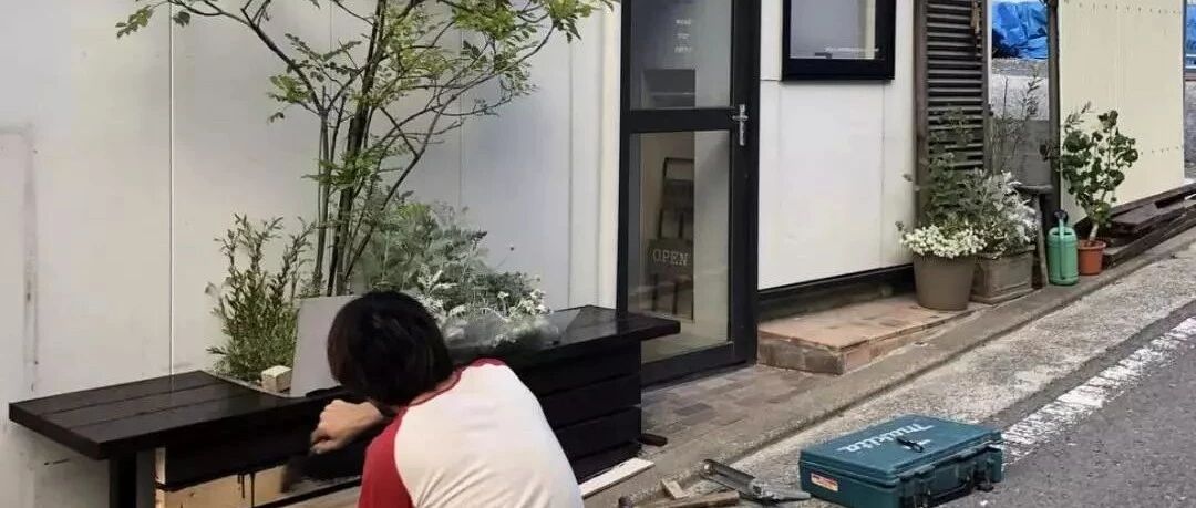 小夫妻改造50㎡手工咖啡屋，每月仅3次营业，竟成网红圣地！