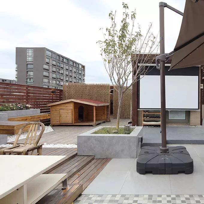 147平的复式大宅，楼顶弄个露天影院，让人羡慕不已