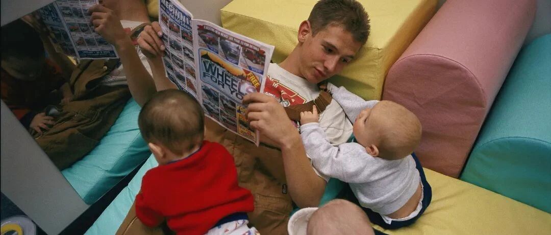 首批适婚00后杀到，90后进入依法带娃时代，你准备好了吗？