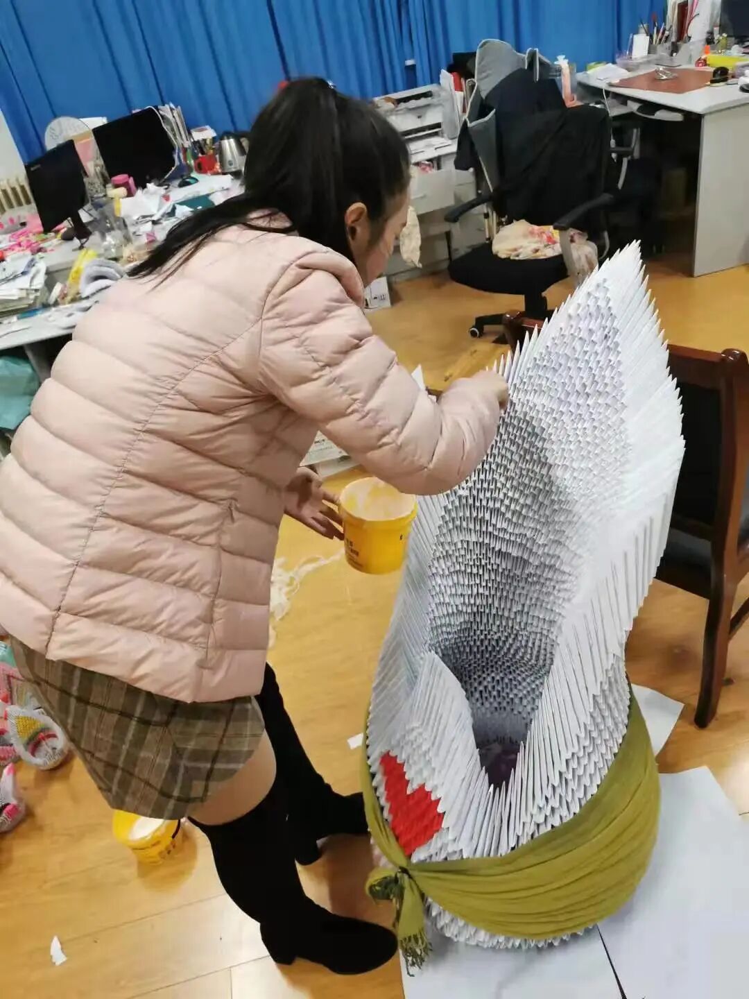 以纸塑形 以形载美 以美育德