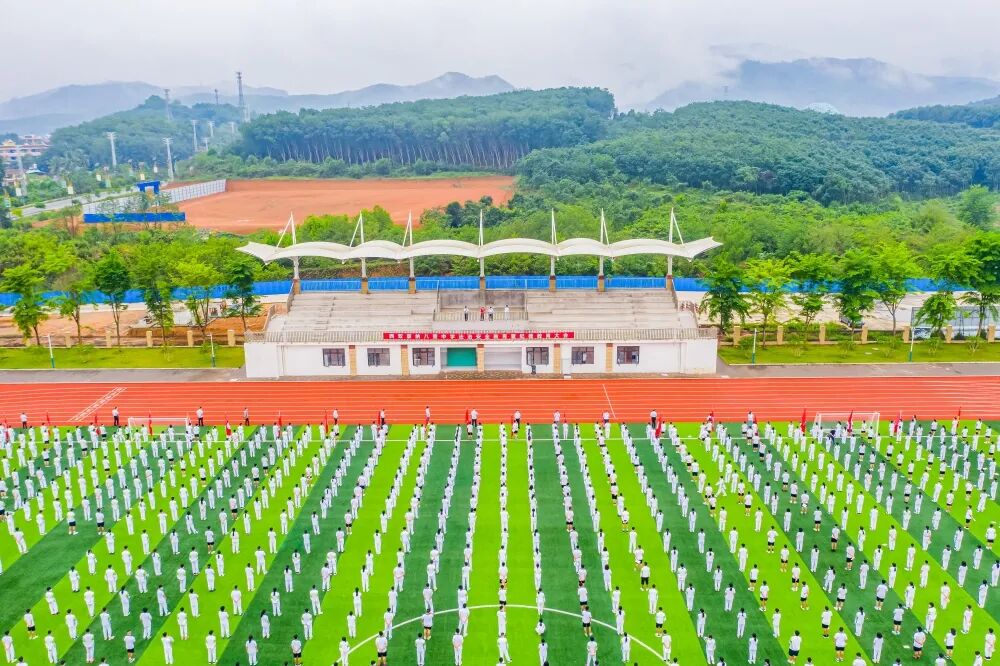 我的成长故事|八年级一班姜承昊同学_西双版纳八壹高级中学