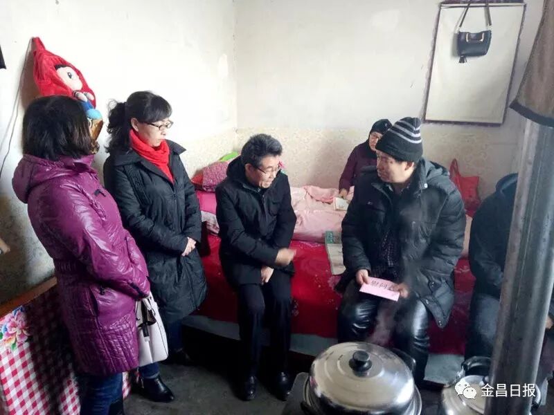 一场与死神赛跑的接力赛——金昌警民联手勇救落入冰窟儿童英雄事