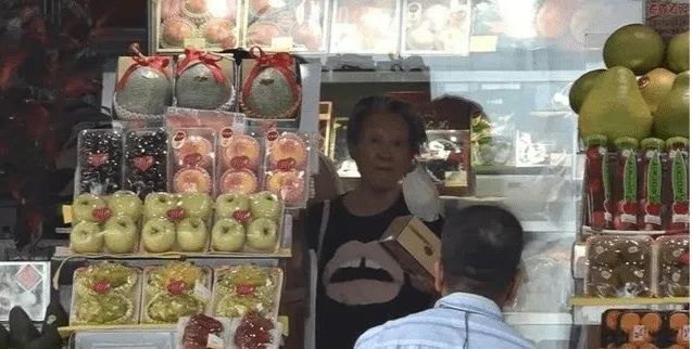 王菲产子照片_王菲产子是真的吗今日新闻头条_王菲48岁产子