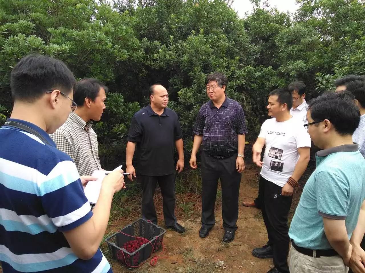 一,项目调度 6月15日,农业部草原监理中心副主任宋中山一行对我县产业