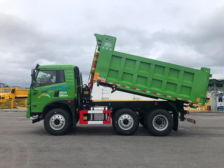 工程运输新势力解放龙v62r自卸车震撼来袭