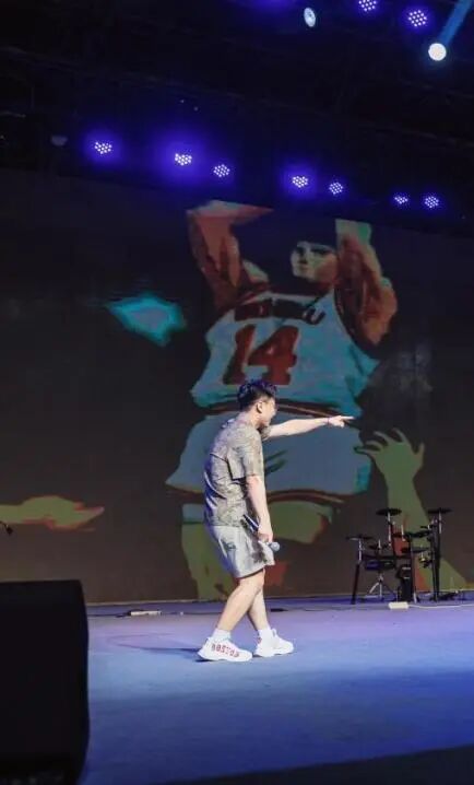 巴比龙歌曲_歌曲巴比龙蔡徐坤_歌曲巴比龙谁唱的