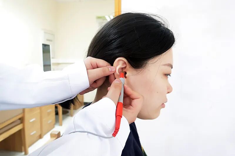 耳穴探测笔怎么使用智能耳穴仪：中医与科技碰撞出的小仪器大功能_https://www.jmylbn.com_新闻资讯_第9张