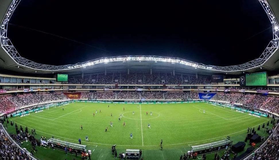 新伯纳乌球场容纳多少人_巴西世界杯揭幕战球场可以容纳多少球迷_伯纳乌球场英文