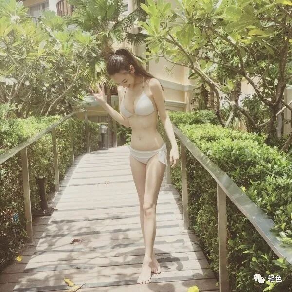 【美女】天使脸庞+魔鬼身材，台湾大学校花的美与色（组图） - 2