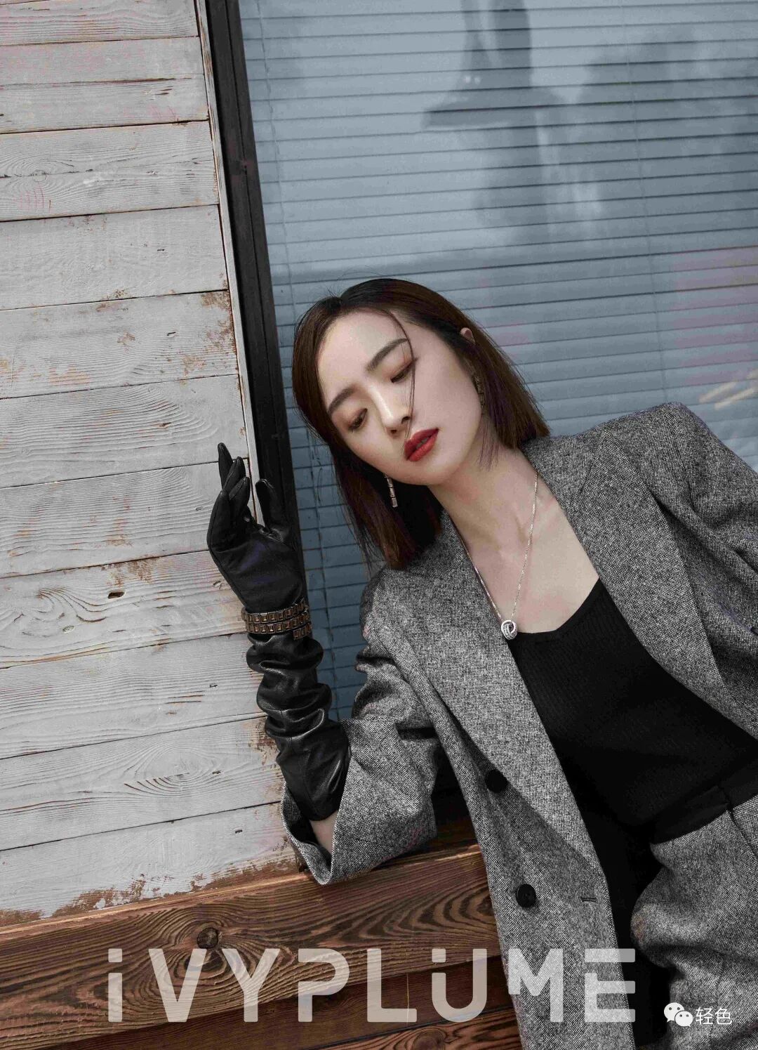 【美女】前凸后翘事业线深邃，这穿衣尺度也太大了（组图） - 29