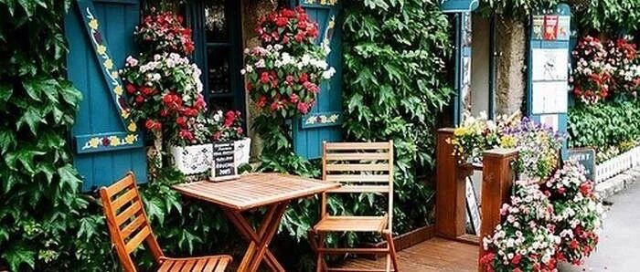 寻一处小院，安静地坐一下午.....