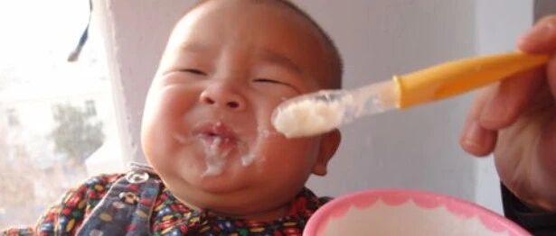 这三种辅食会偷走孩子的免疫力！不要给他吃！