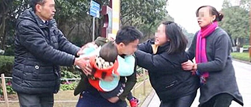 年底了！人贩子又要出来冲业绩了！保护好孩子！