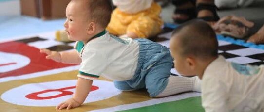 “先爬后走”的宝宝比“跳过爬直接走”的宝宝更聪明吗?