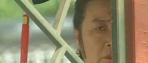 三年了，我们夫妻俩的卧室门就没关上过！