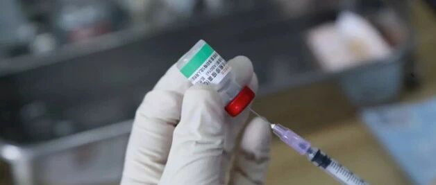 爸妈年过五十，还帮你辛苦带孩子，最好给打上这个疫苗！