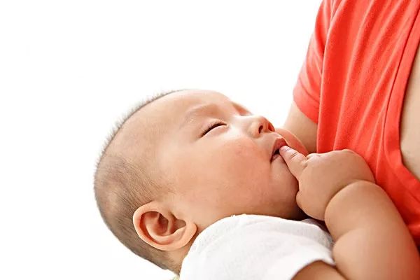 越來越多的人被掛催產素和無痛，對胎兒到底有沒有影響 親子 第8張