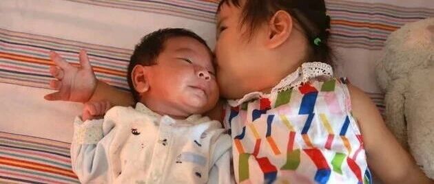 头胎二胎间隔多久最好？“三年抱俩”怎么样？