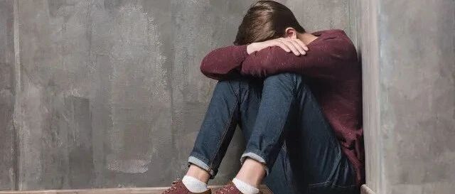 “爸妈，你们为什么不离婚”，那些在父母吵架下长大的孩子，会有怎么样的人生？