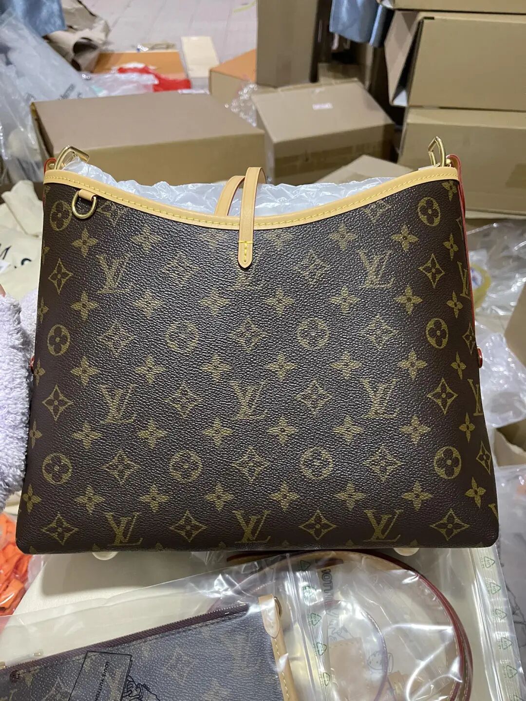 几百块的LV，都是从广州这个地方出来的