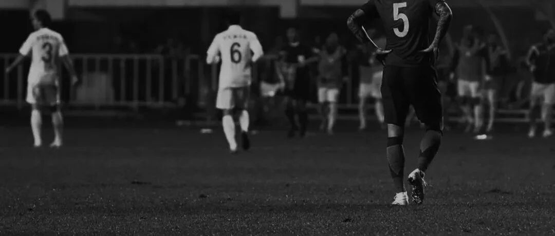 男足大降薪！球员还不起豪宅房贷，背后金主自身难保