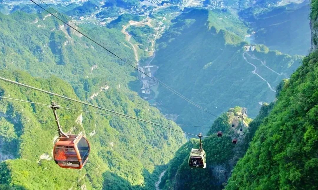 张家界天门山介绍_张家界的天门山介绍_张家界天门山玻璃栈道 天门山