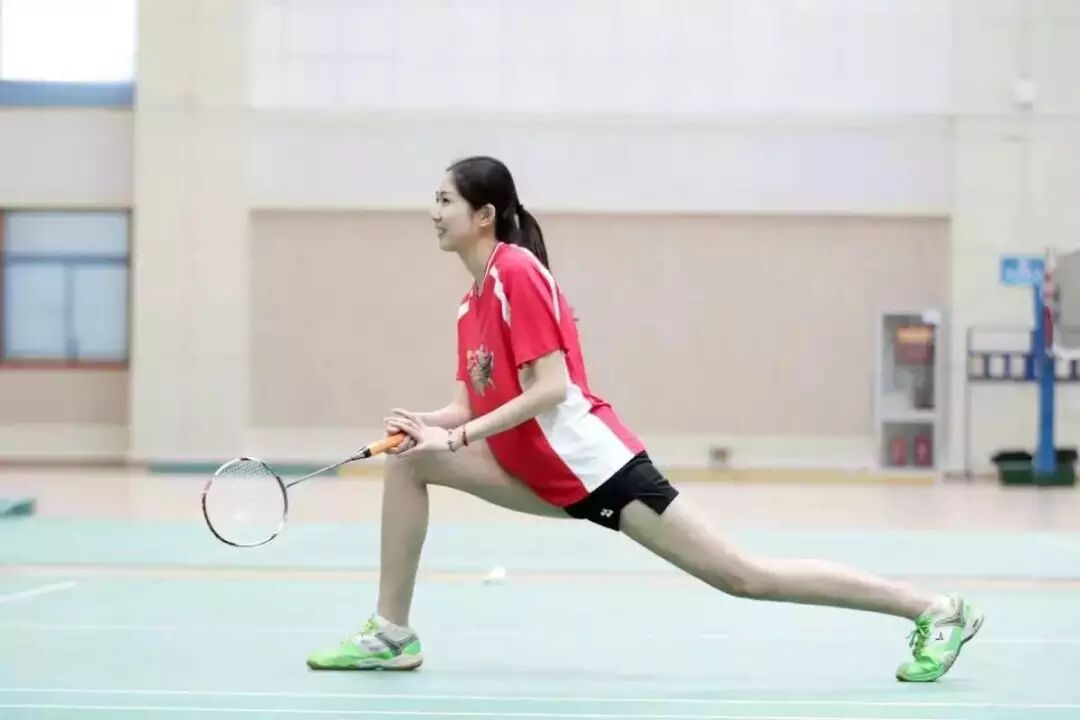 打羽毛球能瘦哪些部位_羽毛球可以瘦哪些地方_羽毛球可以瘦全身吗