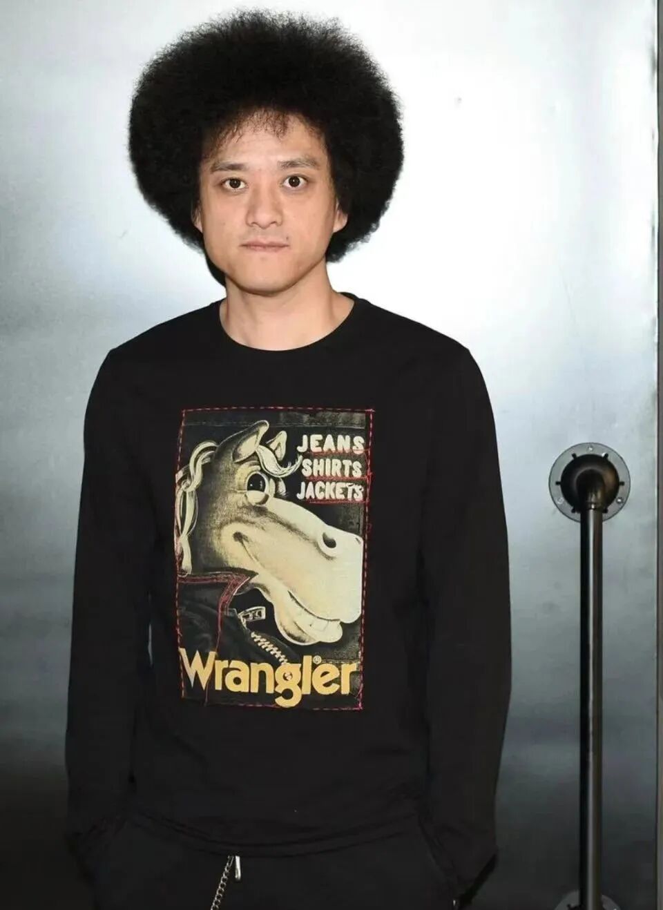 赵英俊和王源的结识是在一档叫《青春旅社》的节目,王源说第一次见到