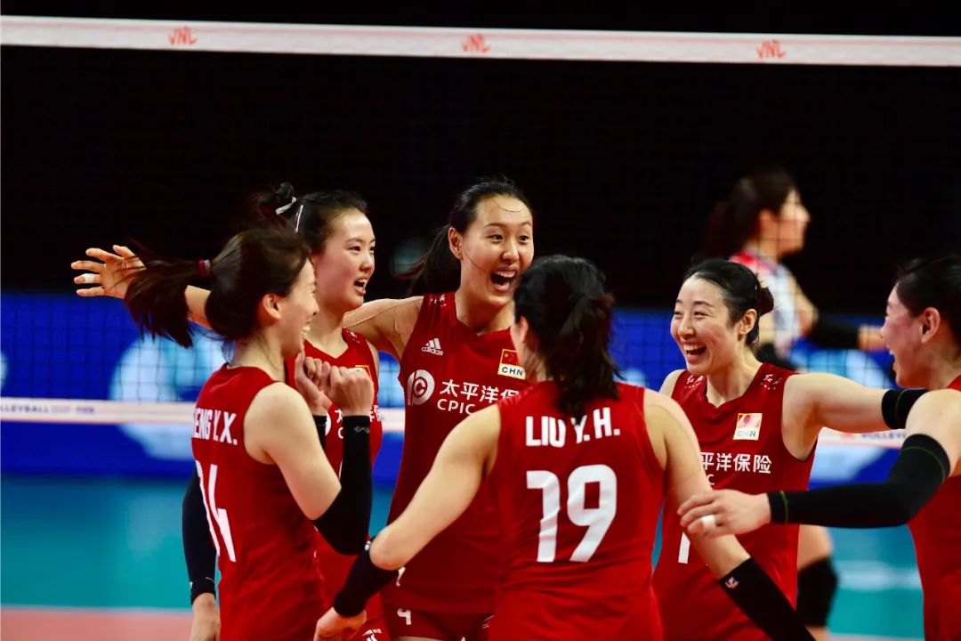 中国女排第1周综述：2胜积7分,久哥评球 |  世联赛周报：中国女排第一周表现综述