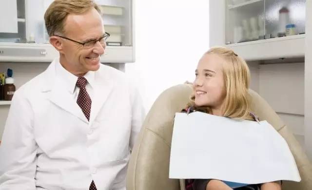 保护牙齿，最长期最有效的方法是将牙医拉入你的朋友圈！