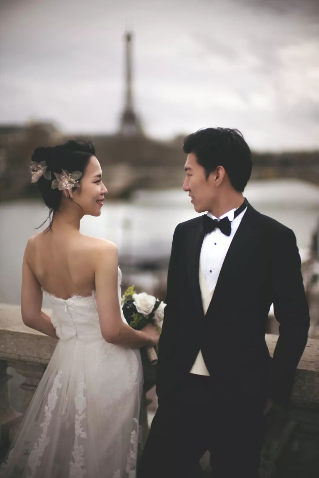 调香师老公专门为她创作香水？还给了她一场草坪上的“教堂婚礼”