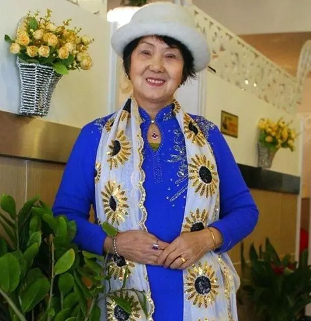 交不到女友怎麼辦  她53歲判死刑、女兒自殺、丈夫出軌，73歲重新創業，80歲身價過億！ 情感 第1張