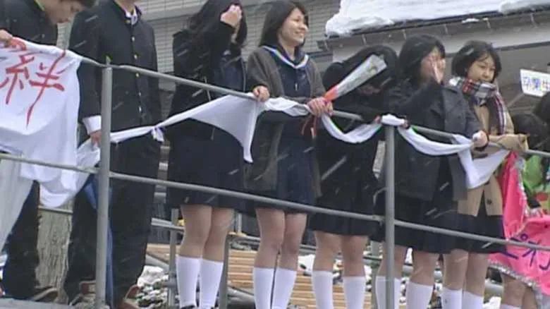 这个世界对女性善良吗 请问问那些冬天穿裙子的日本女高中生 Philosophia 哲学社 微信公众号文章阅读 Wemp