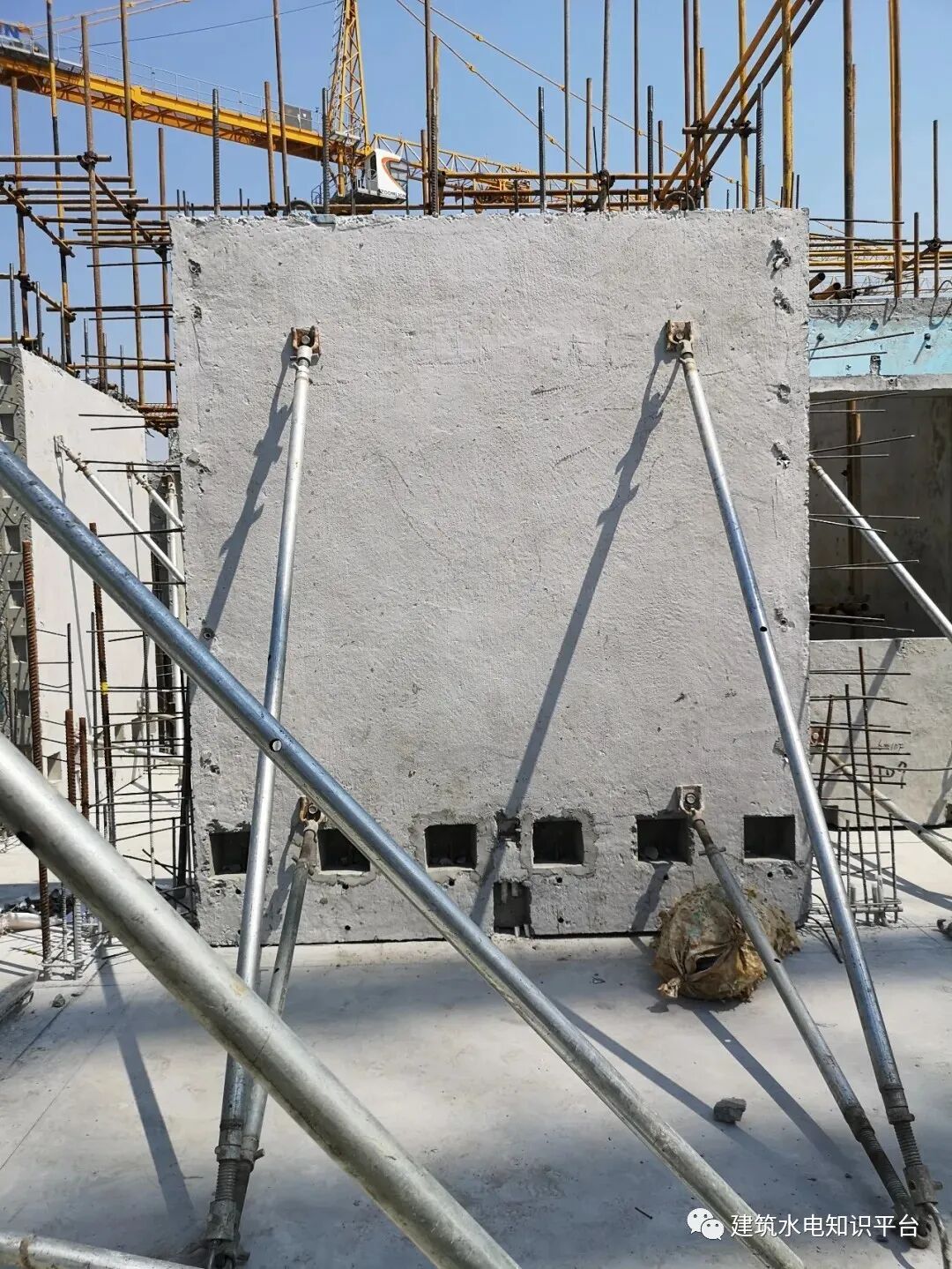 【装配式】机电安装与PC墙现场施工图的图6