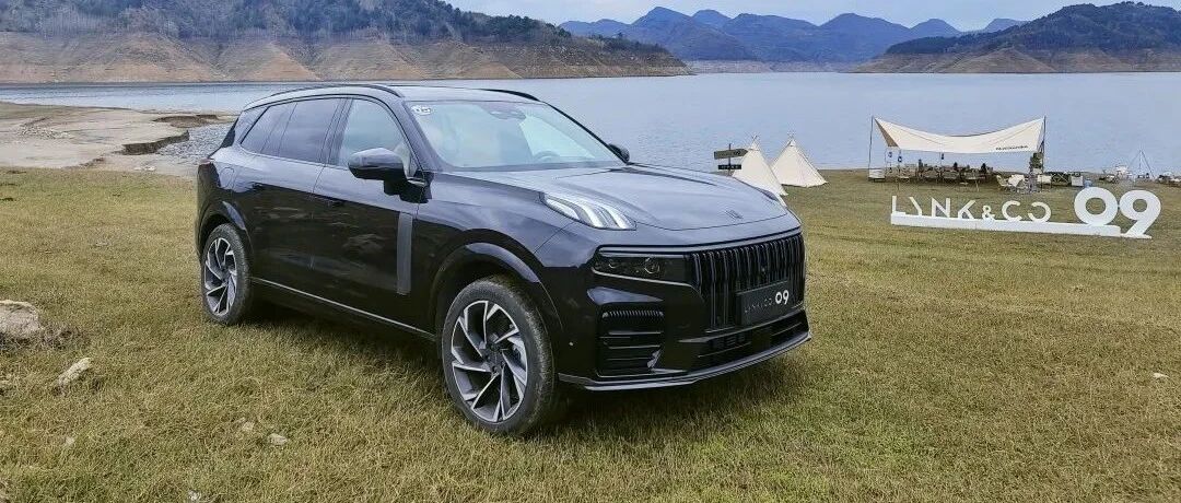 首试领克09 MHEV：无差别打击30万级对手