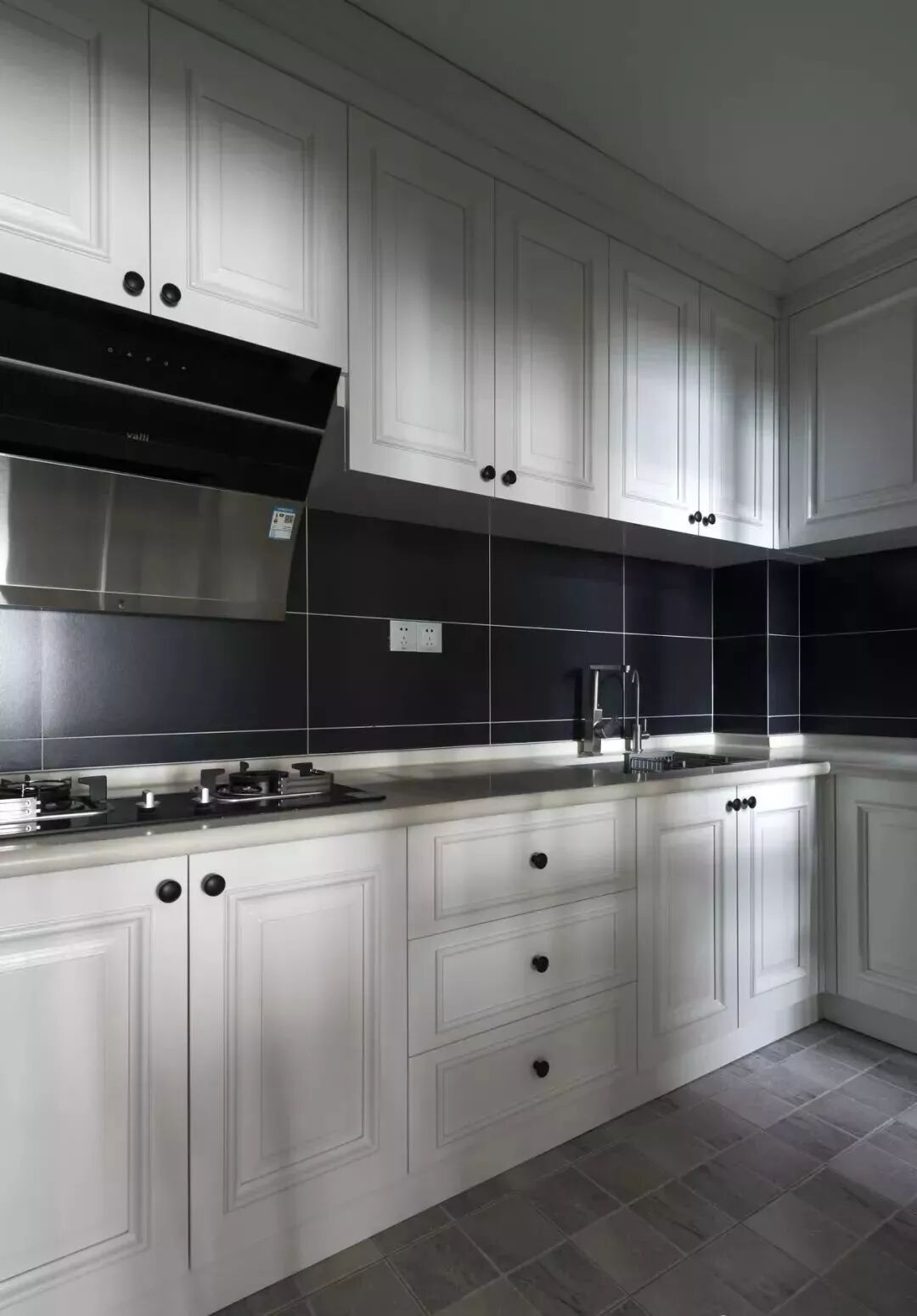 89平北欧风三居室，阳台变身工作区，简洁大方又舒适！