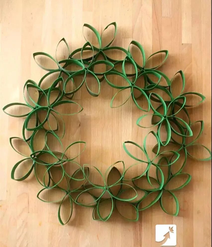 除了花环之外,还可以将卷纸芯拼接成串