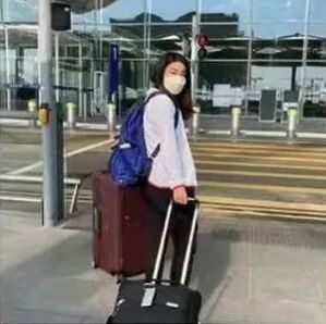 郭晶晶罕见晒随身物品,网友:生了3个孩子的豪门贵妇,太接地气了吧