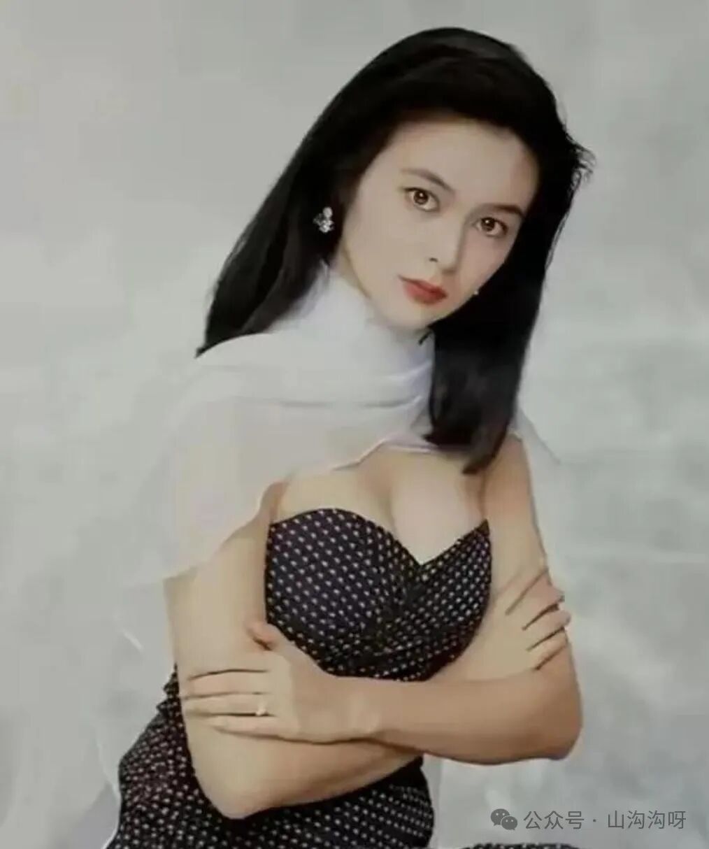 62岁关之琳携小鲜肉游日本，颜值逆天不输鲜肉！这“冻龄”秘诀我可以！