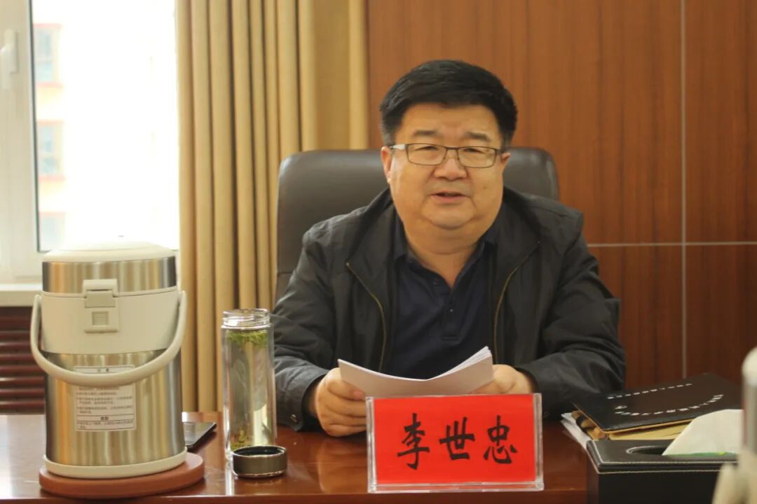 生活会会前准备情况,李世忠同志代表州政府办公室班子进行对照检查,各