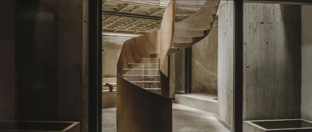 无需繁华依然惊艳 / Andrew Trotter