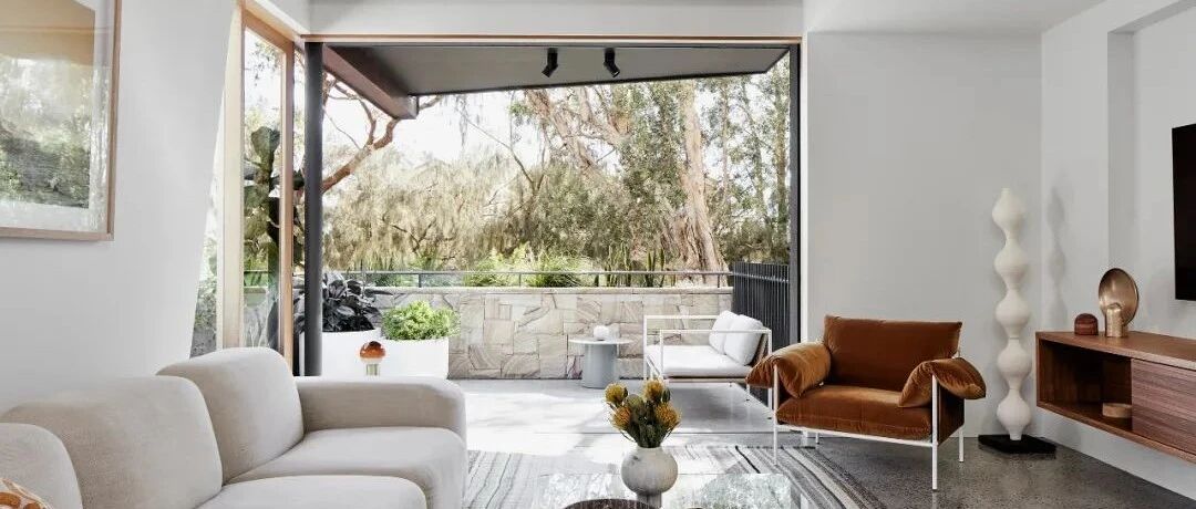 自然系豪宅·与光影共生 / Fox Johnston