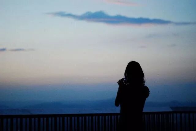 往后余生，沉默安静，浅笑安然...