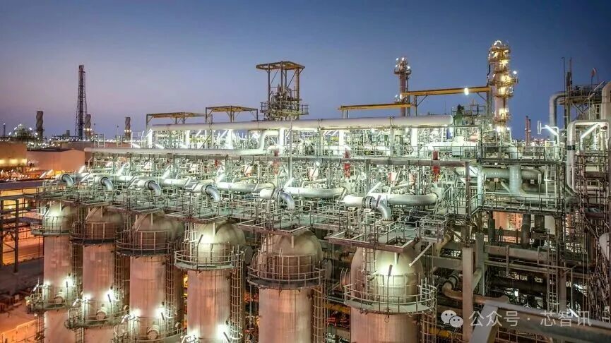 Qatar Gas Plant Image