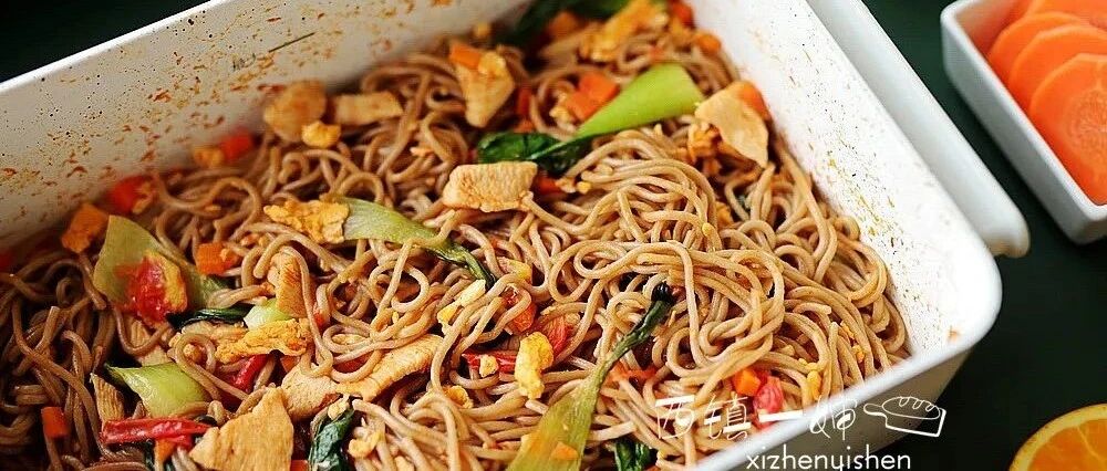 一碗灵魂炒面有多香？那是深夜里无法拒绝的味道